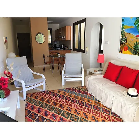 113 Vines Apartment *